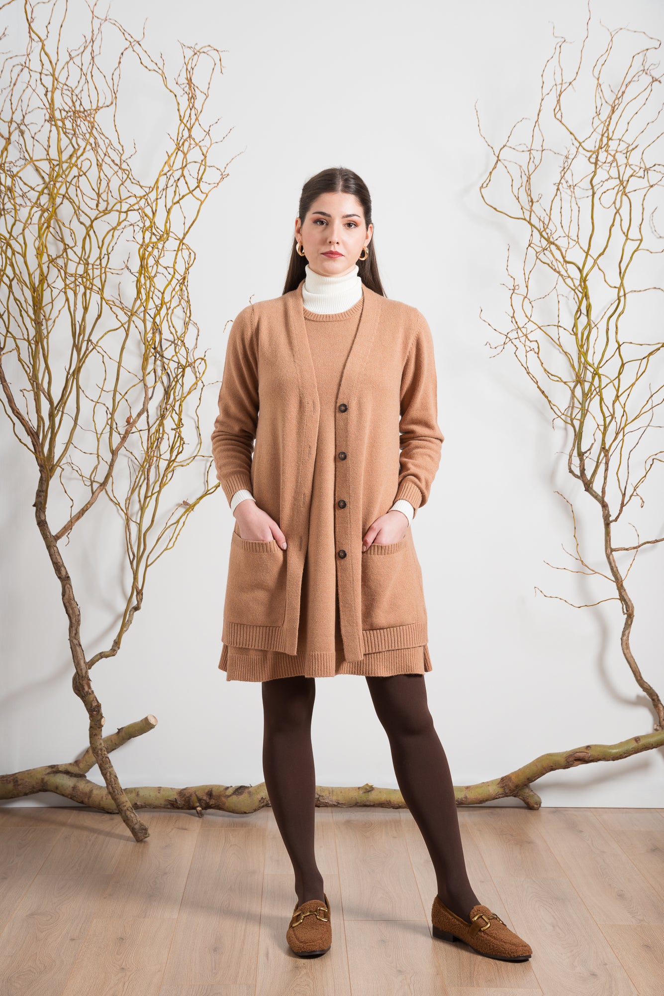 Cardigan Lungo con Bottoni e Tasche