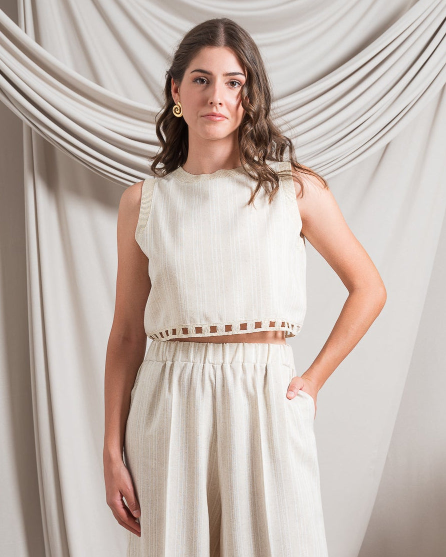 Top-Cropped in Lino